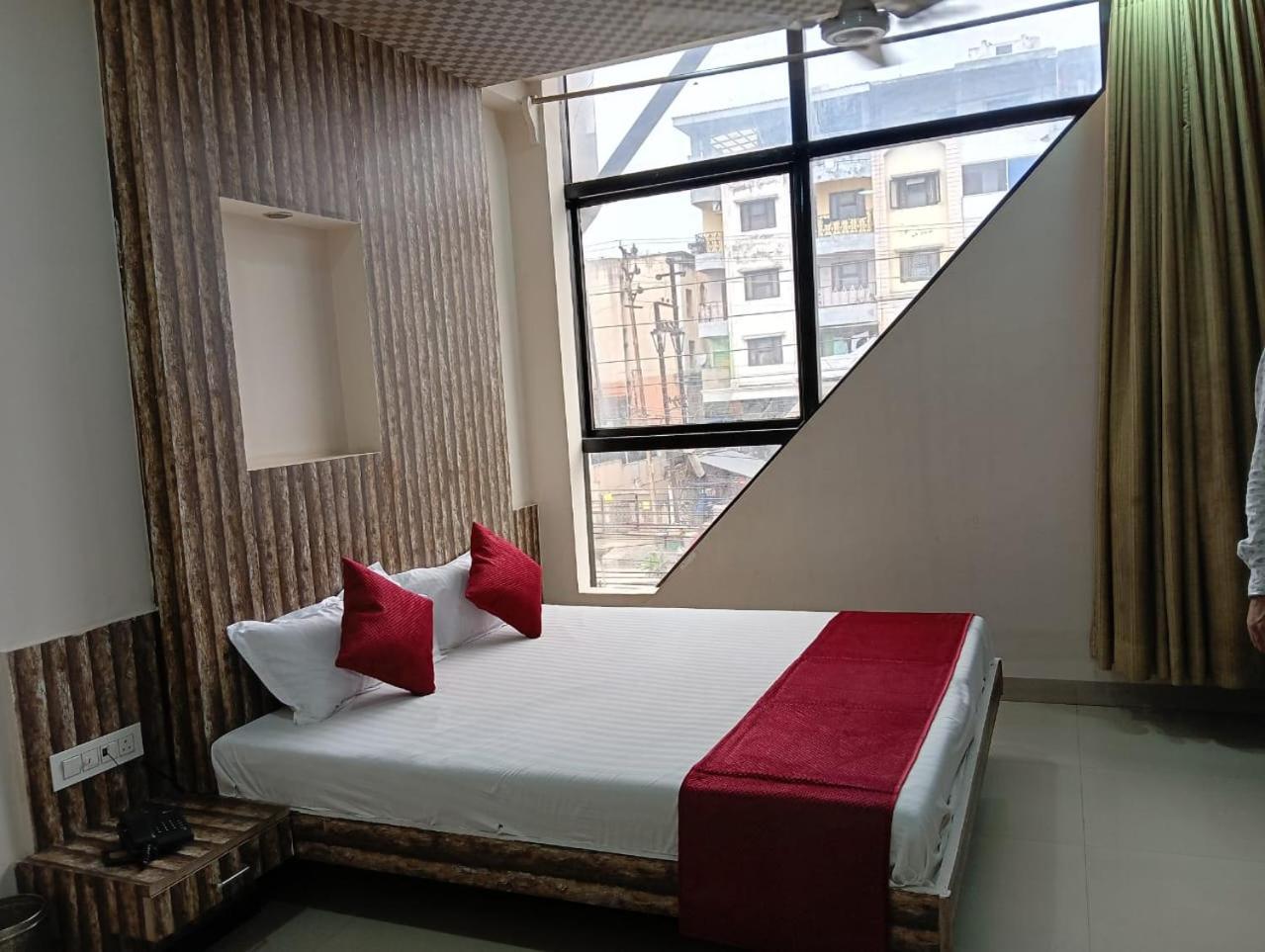Hotel Tirupati Palace Indore Exterior foto